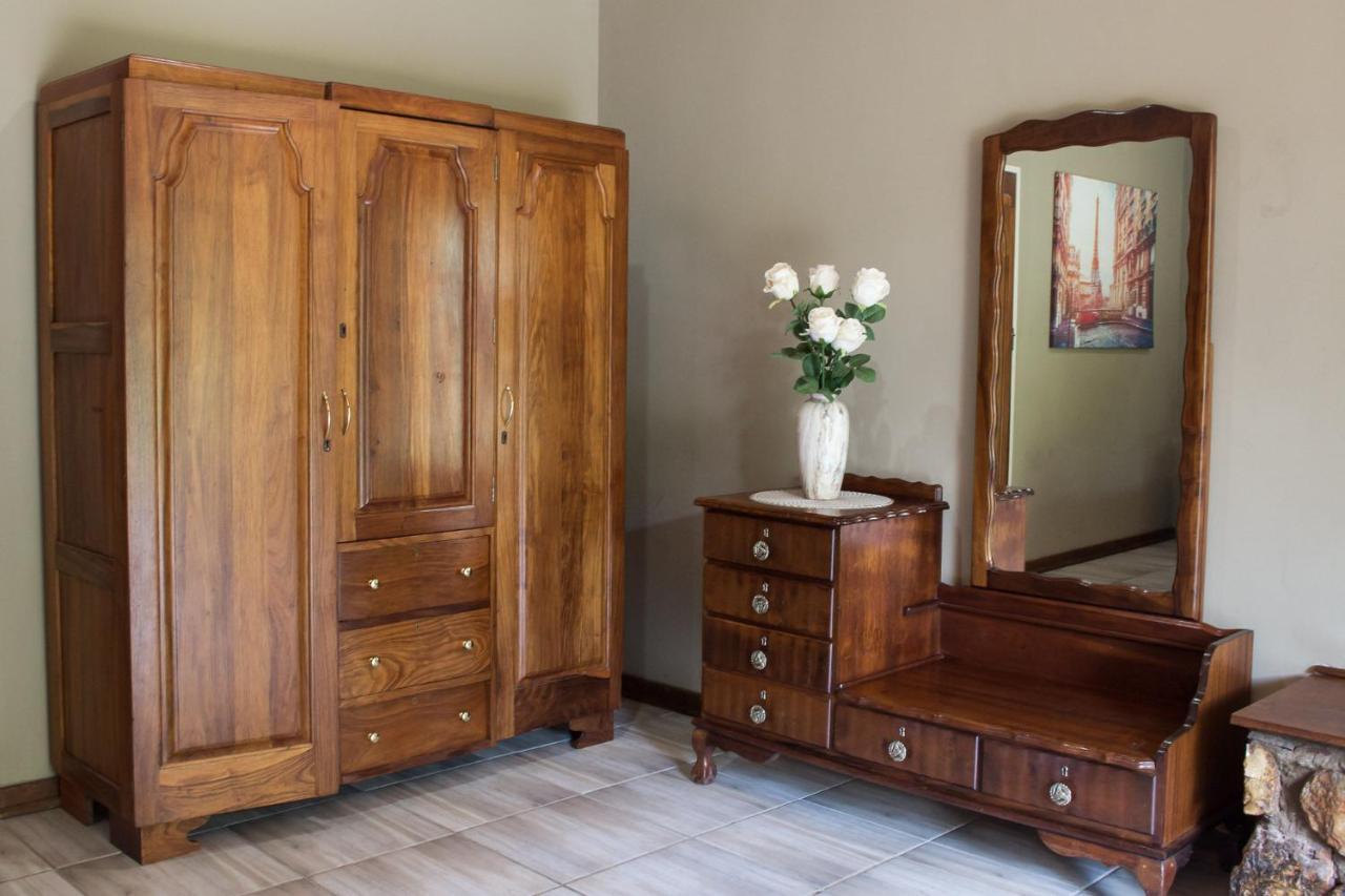 Gemstone Guest House Klerksdorp Kültér fotó