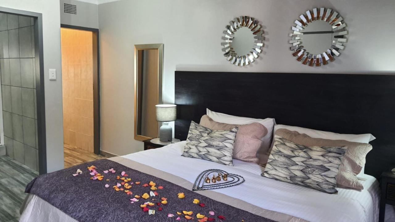 Gemstone Guest House Klerksdorp Kültér fotó
