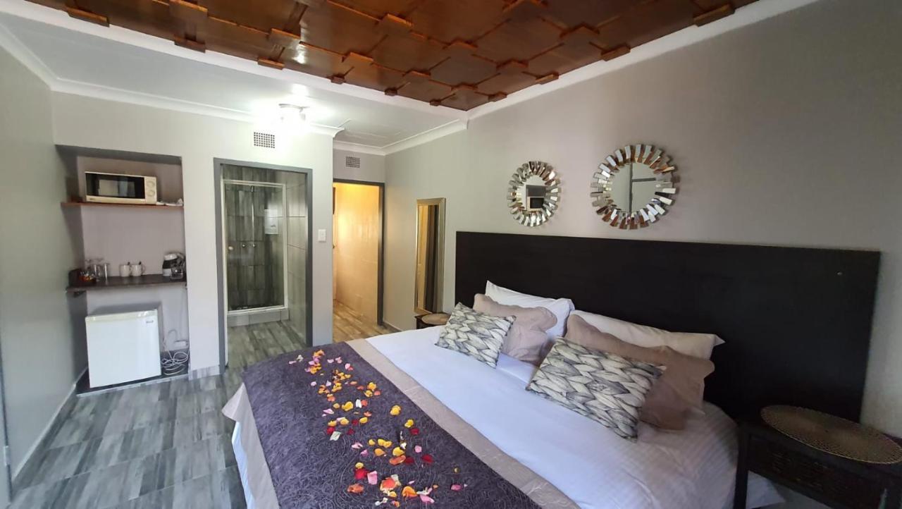 Gemstone Guest House Klerksdorp Kültér fotó
