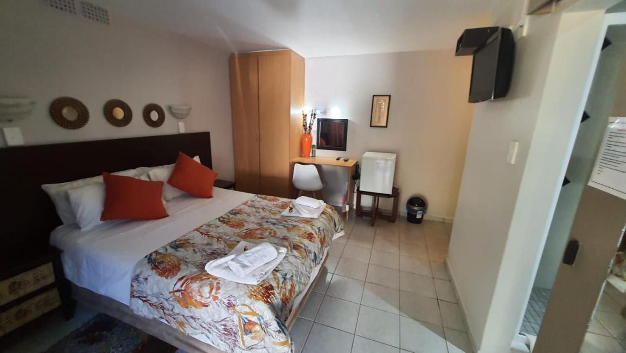 Gemstone Guest House Klerksdorp Kültér fotó