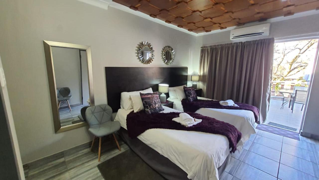 Gemstone Guest House Klerksdorp Kültér fotó