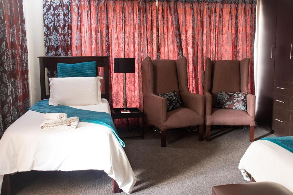 Gemstone Guest House Klerksdorp Kültér fotó