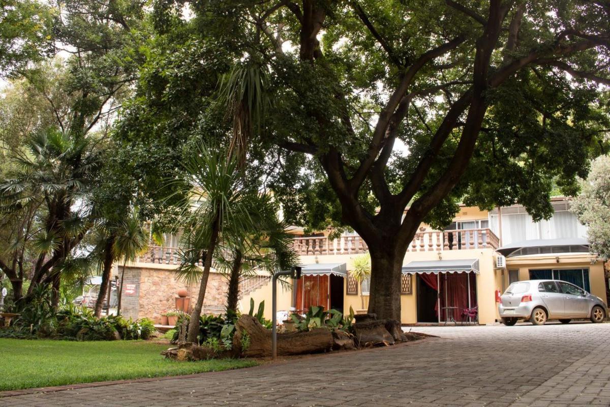 Gemstone Guest House Klerksdorp Kültér fotó