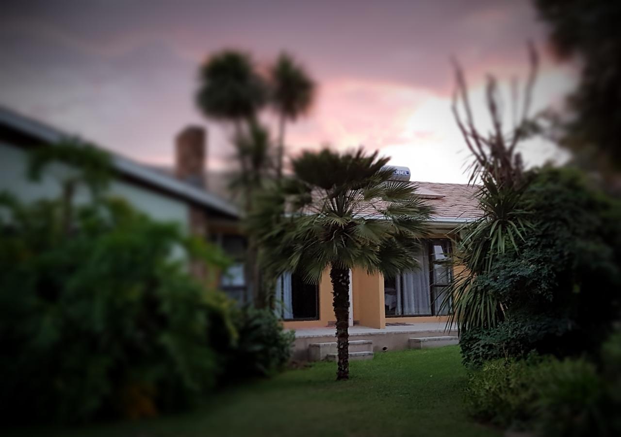 Gemstone Guest House Klerksdorp Kültér fotó