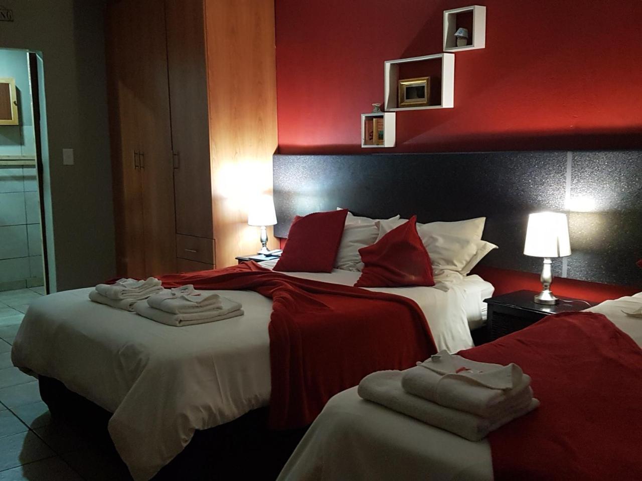 Gemstone Guest House Klerksdorp Kültér fotó