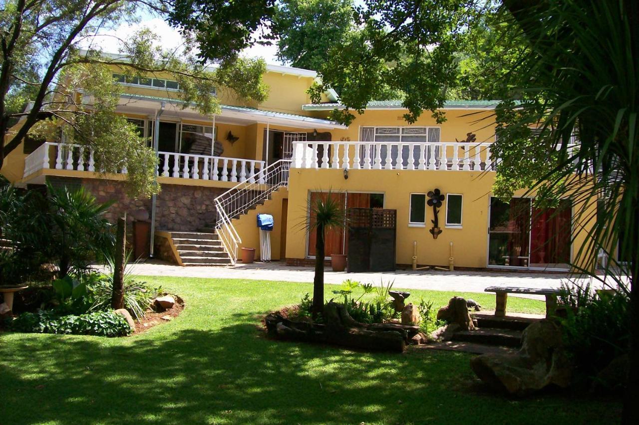 Gemstone Guest House Klerksdorp Kültér fotó