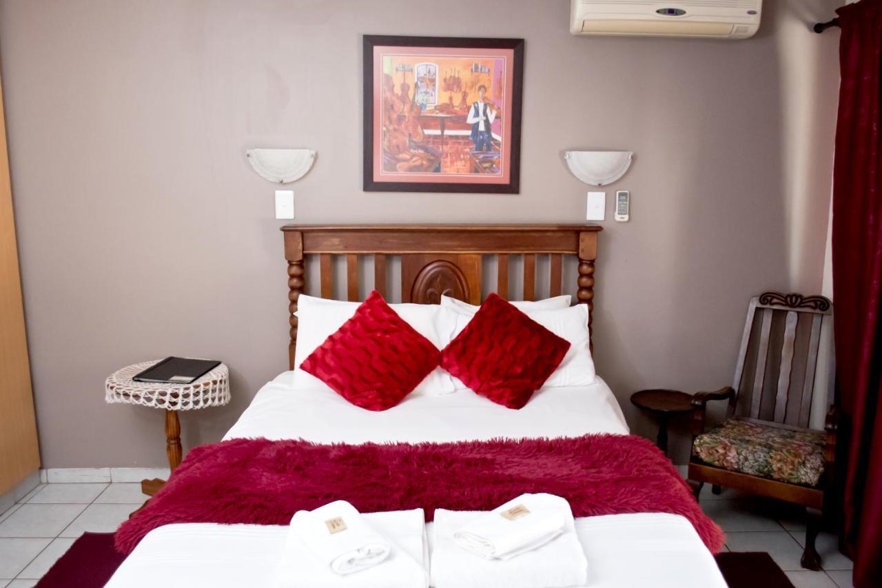 Gemstone Guest House Klerksdorp Kültér fotó